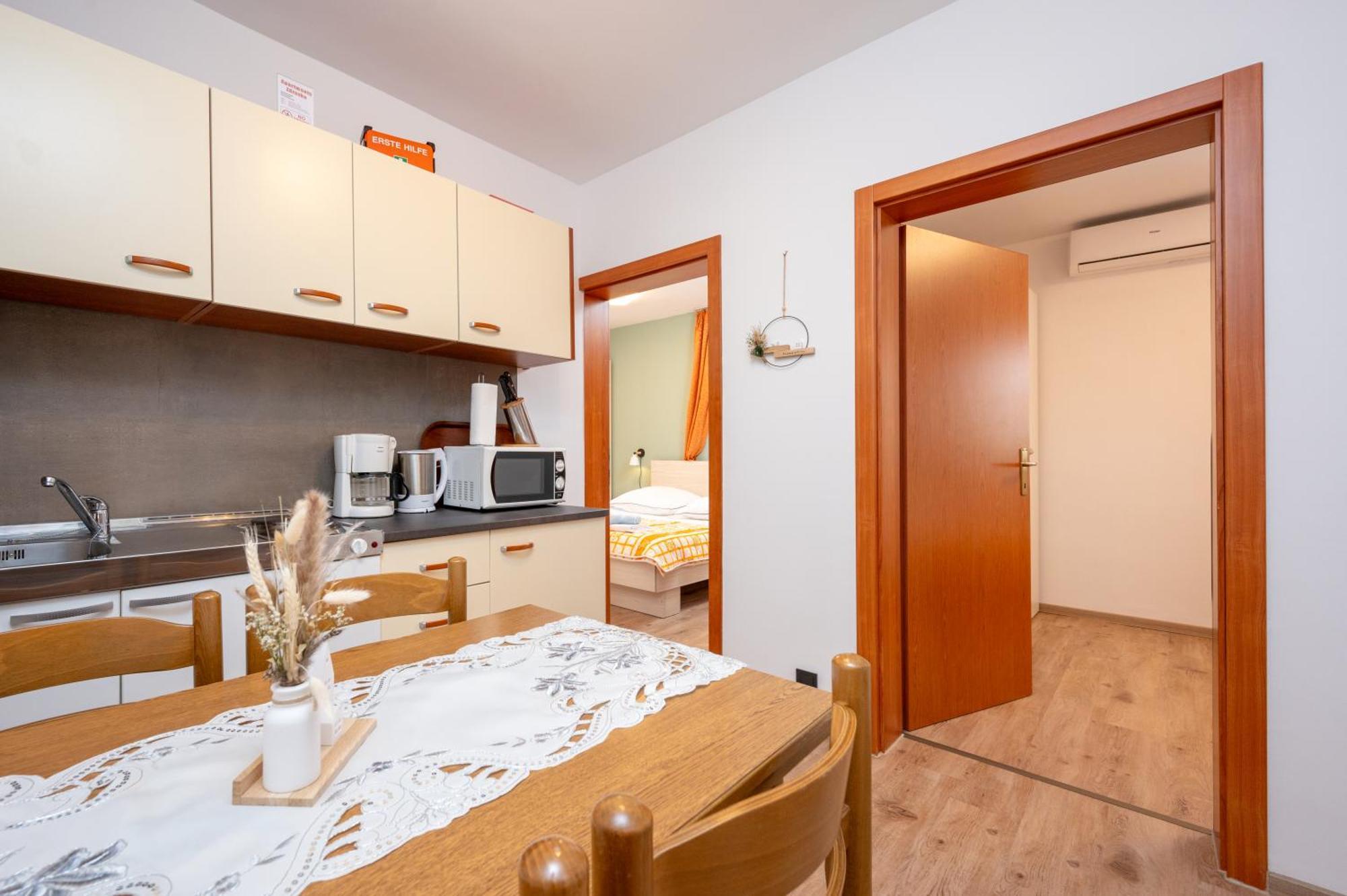 Apartments Zdravko Trogir Buitenkant foto