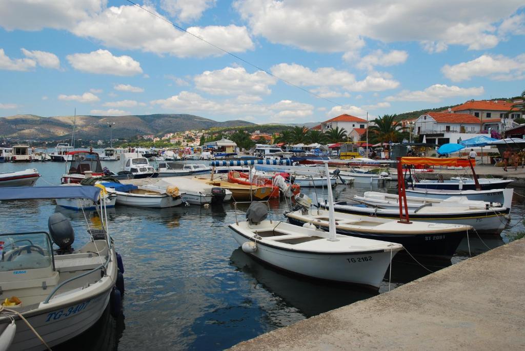 Apartments Zdravko Trogir Buitenkant foto