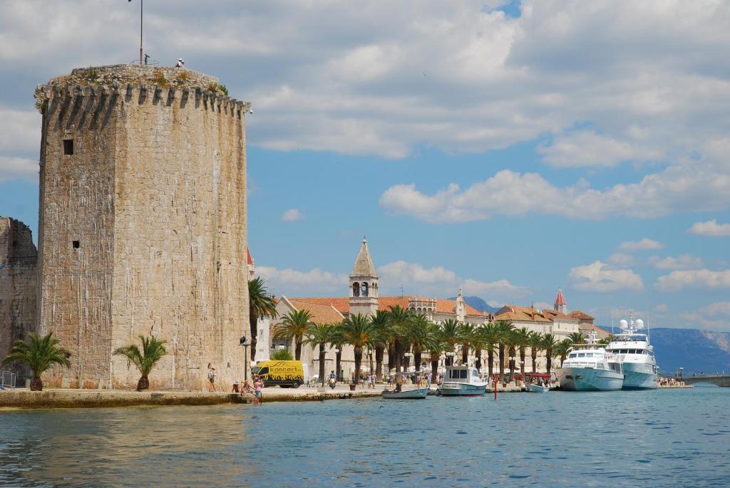 Apartments Zdravko Trogir Buitenkant foto