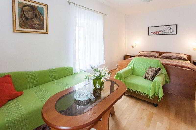 Apartments Zdravko Trogir Buitenkant foto